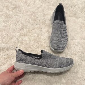 Skechers Go walk Joy Slip-On Sneakers in Gray Heather Woman’s Size 7.5